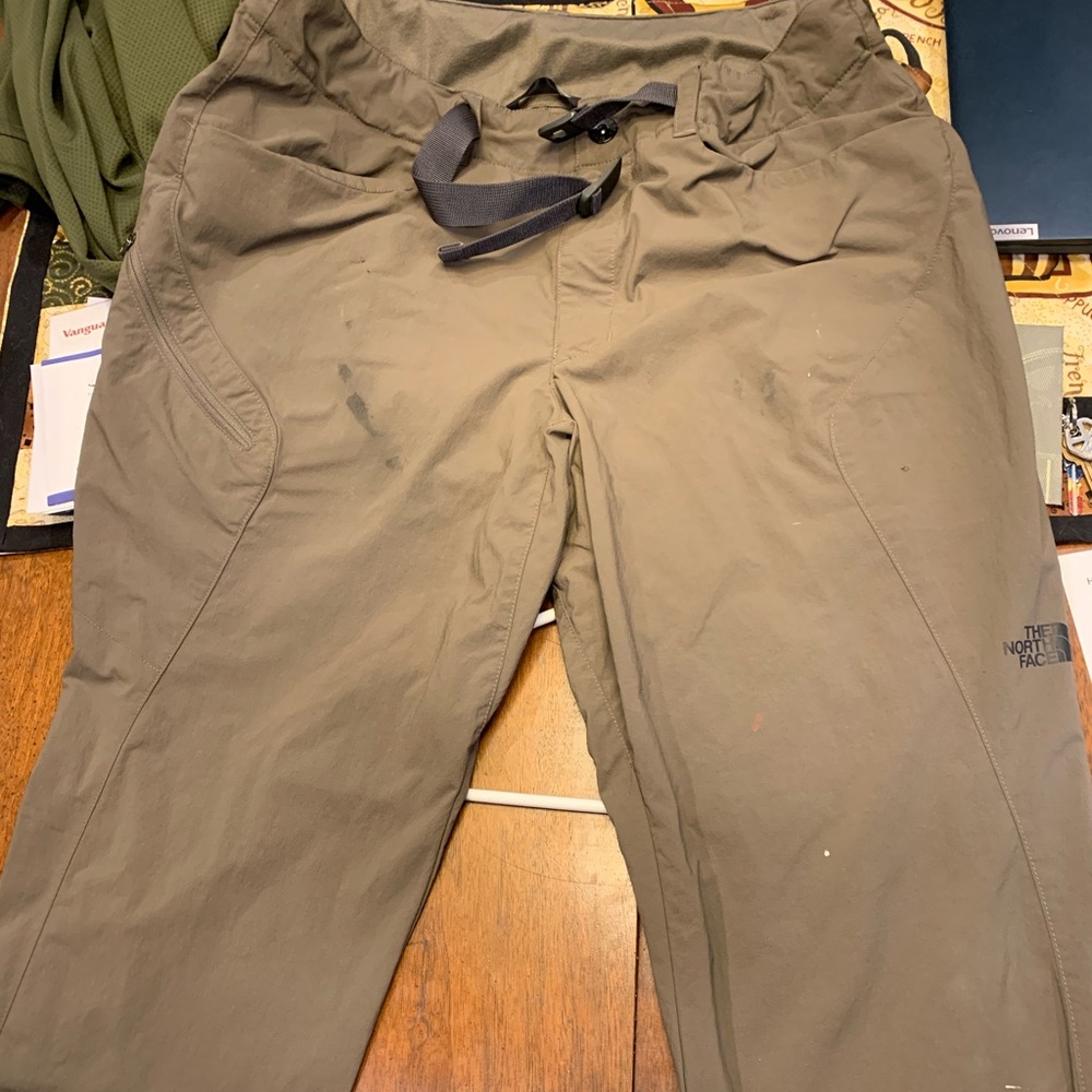 The North Face Mens pants. Size 34